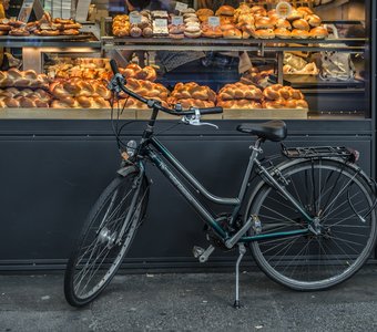 Bike and delicious buns