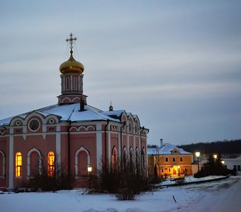 Храм-усыпальница, освященный во имя Серафима Саровского. Пощупово, Рязанская область.