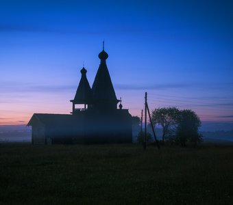 Ночь. Церковь Иоанна Златоуста в Саунино