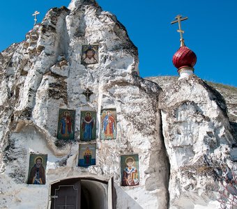 Церковь Спаса Нерукотворного Костомаровского Спасского женского монастыря