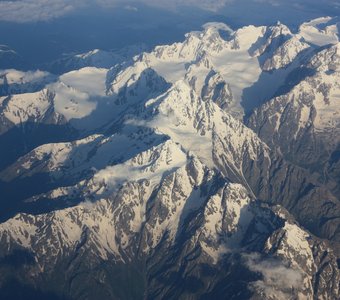 Кавказский хребет с высоты птичьего полета