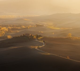 Италия. Тоскана. Долина Val d’Orcia на закате.