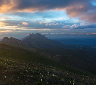 Закатные краски Кавказа