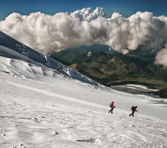 Спуск с седла Эльбруса