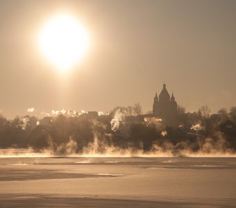 Мороз и солнце, храм Александра Невского