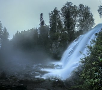 Водопад на реке Пещёрка
