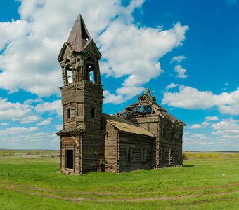 Деревянная церковь Михаила Архангела