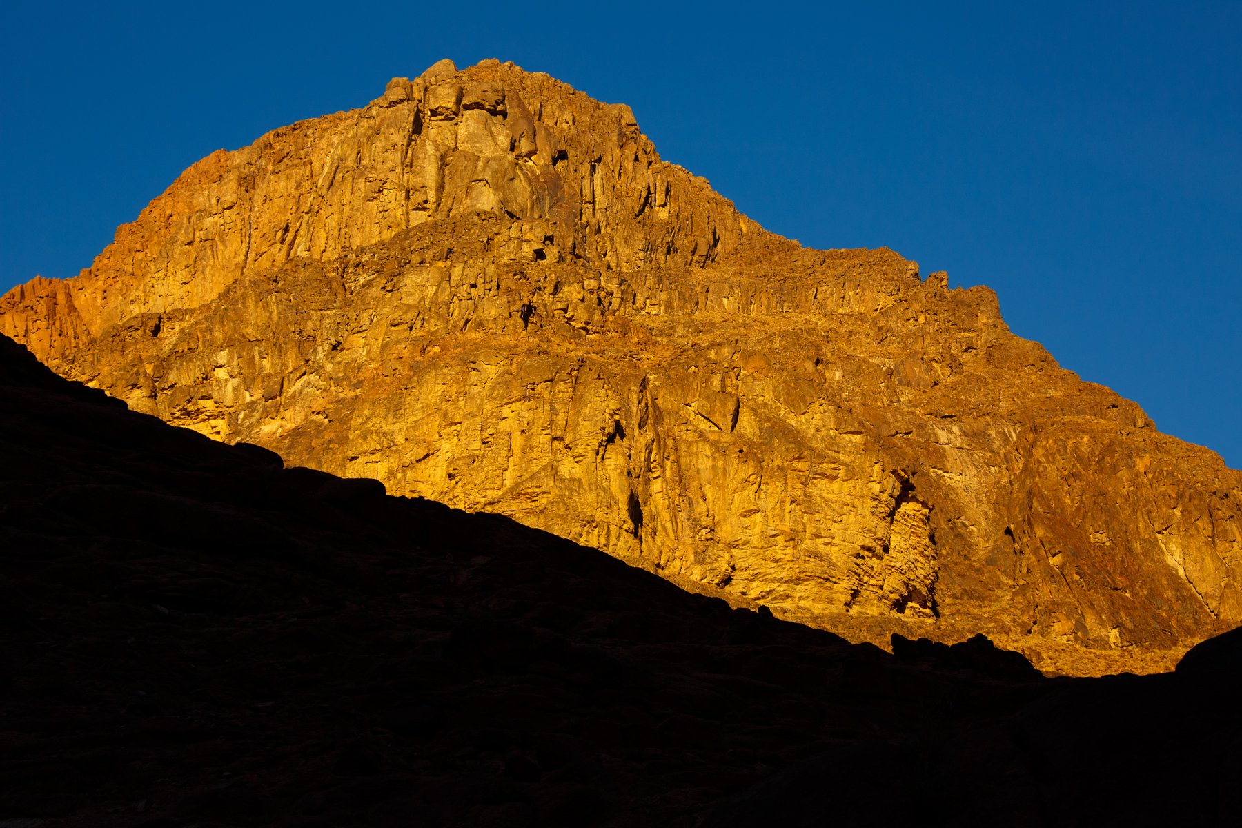 Гора Моисея в лучах заходящего солнца