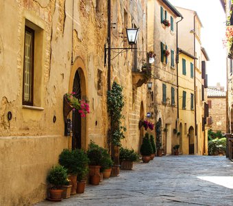 Средневековая улочка Италии