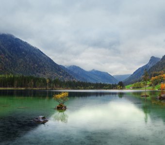 Германия. Ramsau. Озеро Hintersee, перед дождем