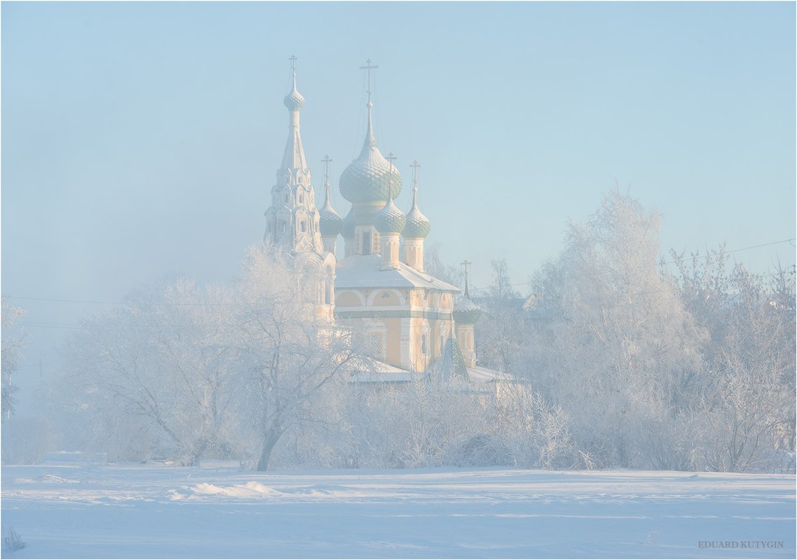 Морозное утро храм