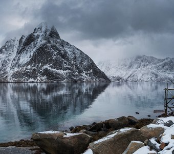 Норвежский пейзаж с тревожным небом