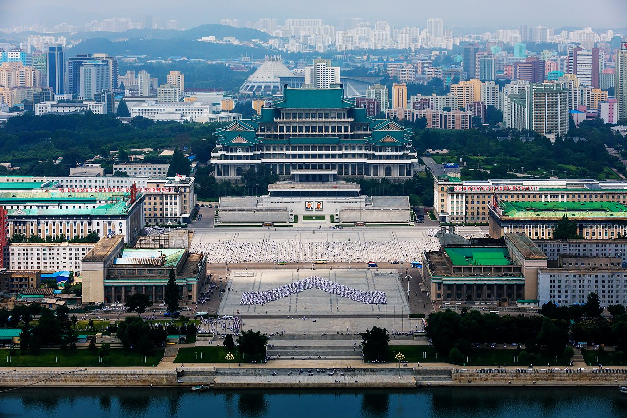 Площадь Ким Ир Сена, Пхеньян, Северная Корея