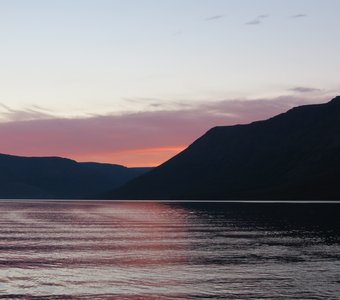 Закат над озером Лама
