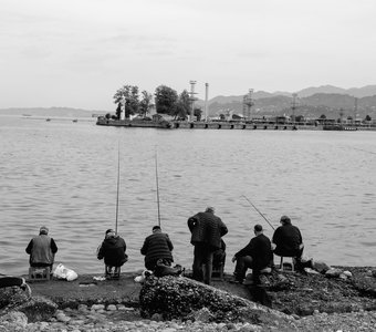 Рыбаки на море