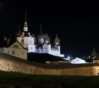 Соловецкий монастырь ночью