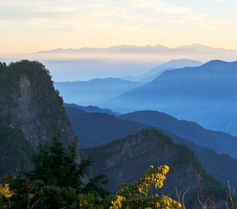 Рассвет, горы, Тайвань.
