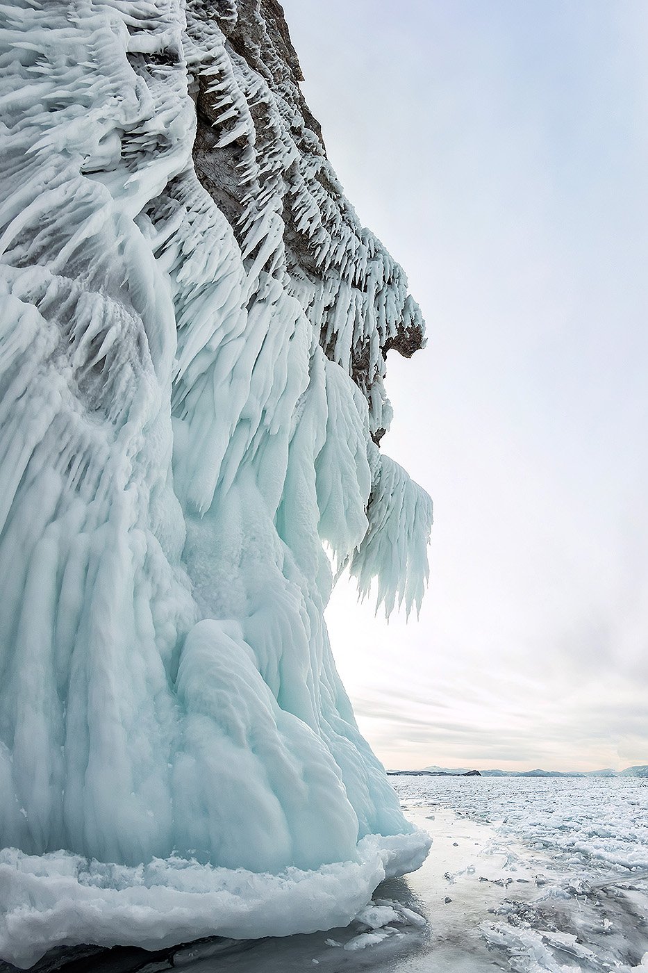 Остров Огой на Байкале зимой