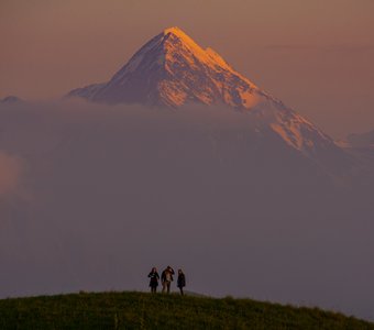 Вершина Тебулос-Мта (4493 м) на закате.