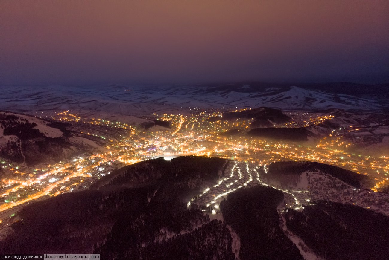 Ночной Горно-Алтайск зимой
