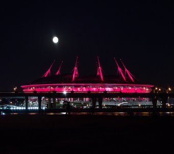 Восход Луны над стадионом "Санкт-Петербург"