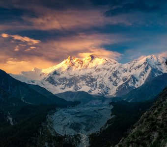 Пакистан. Вершина Нанга Парбат (8125 м) на рассвете