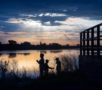 Рыбаки на закате