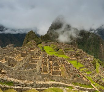 Kлассический вид на руины Мачу-Пикчу. Перу