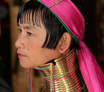 Женщина племени Падаунг.