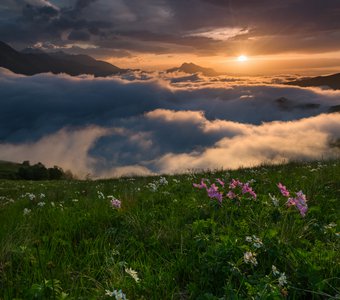 Закат в горах Чечни