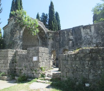 Древний храм Абхазии
