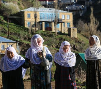 На родник за водой