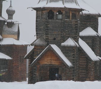 Жизнь продолжается.