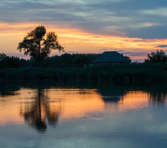 Зорька на реке