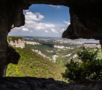 Вид из древнего пещерного города Мангуп-Кале