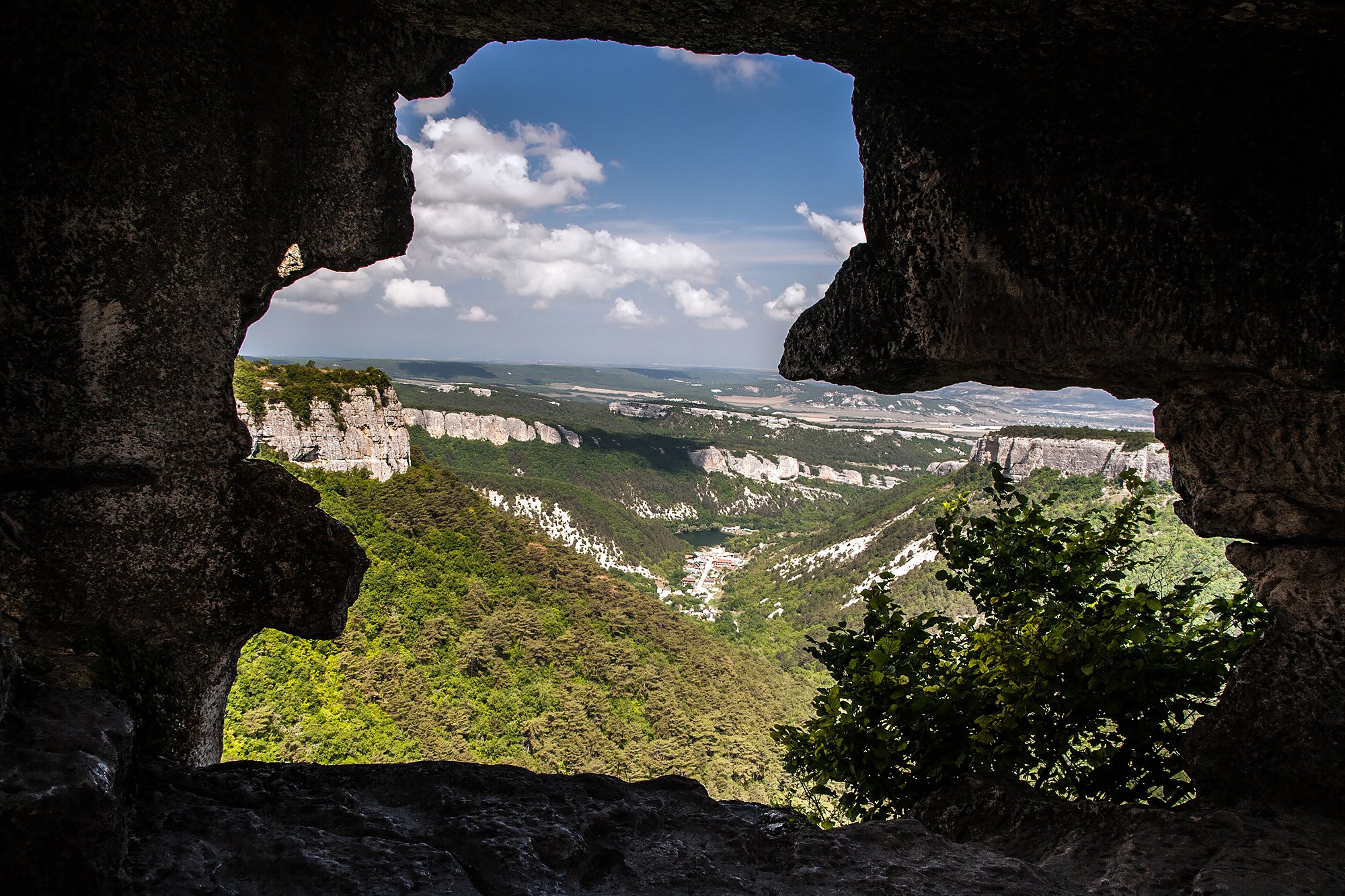 Вид из древнего пещерного города Мангуп-Кале