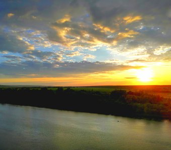 Закат над рекой Окой