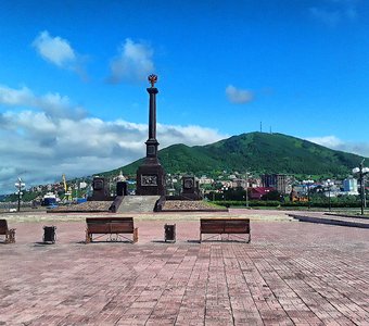 "За мужество, стойкость и массовый героизм... "