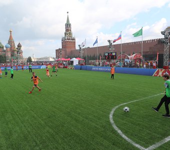 Футбол на Красной площади.
