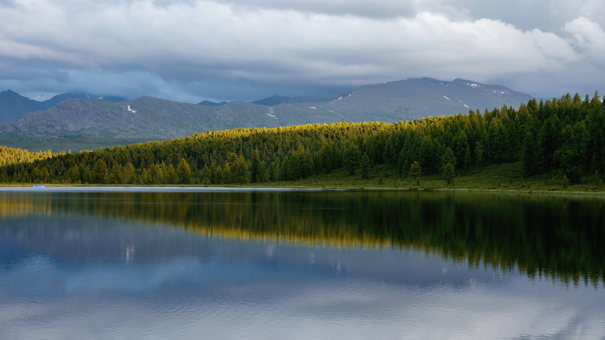 Высокогорное пресноводное озеро Южной Америки. Glass Lake Russia.