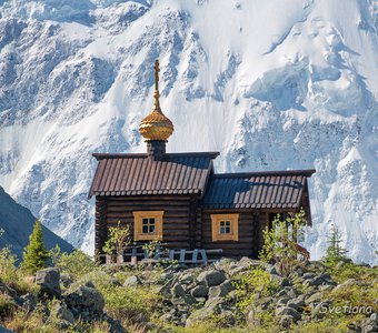 Часовня Михаила Архангела у подножия г.Белуха