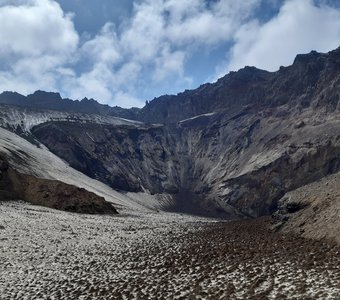 Кратер Мутновского вулкана