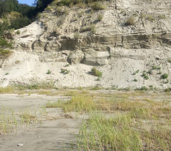 У подножия.