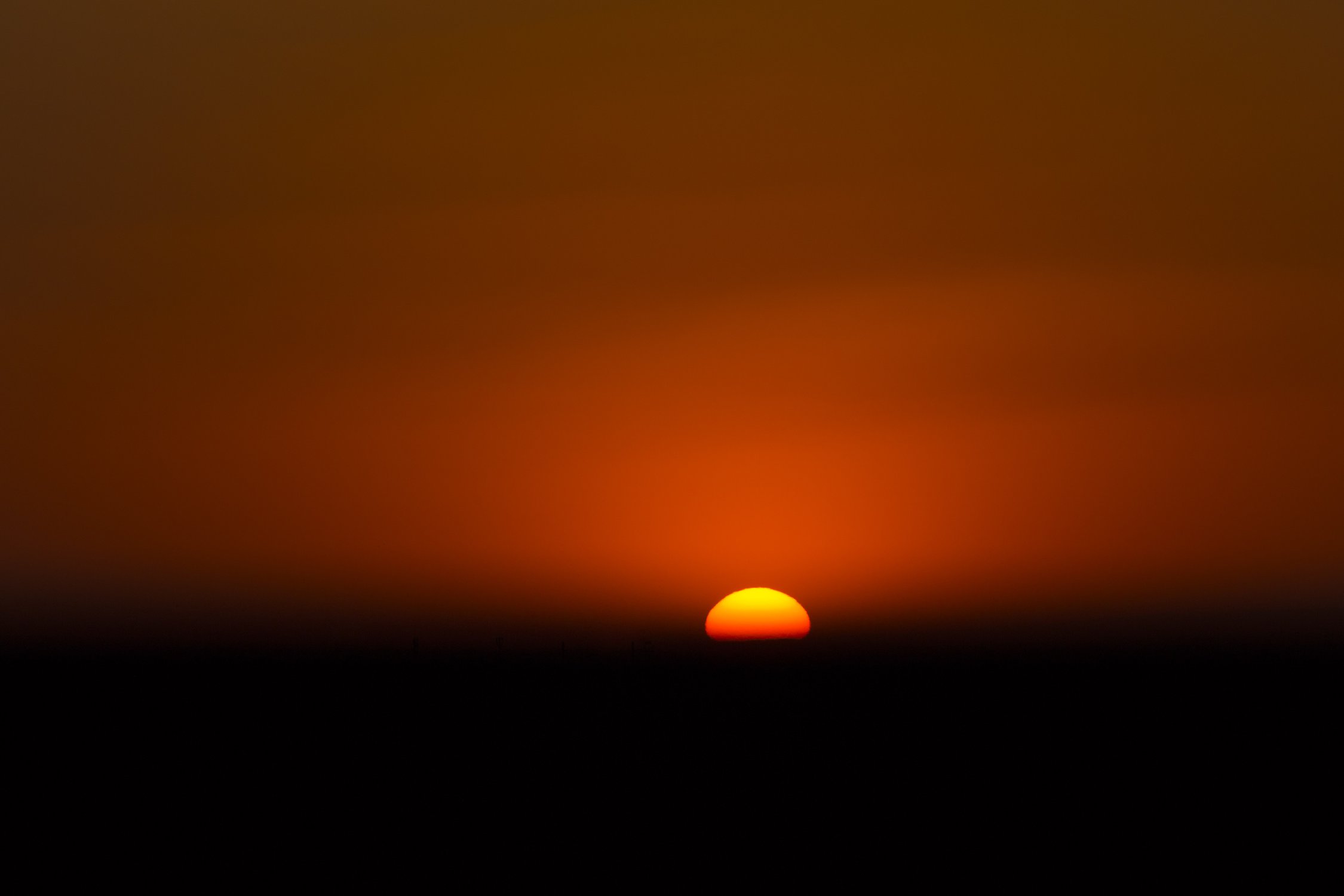 Закат над пустыней Кызылкум. Узбекистан.