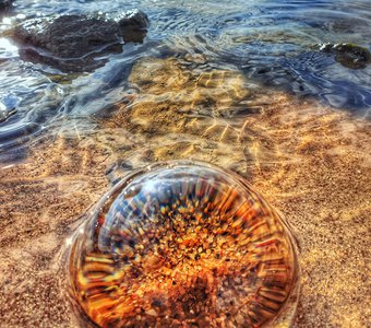 Через стекло