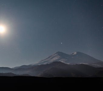 Лунный Эльбрус