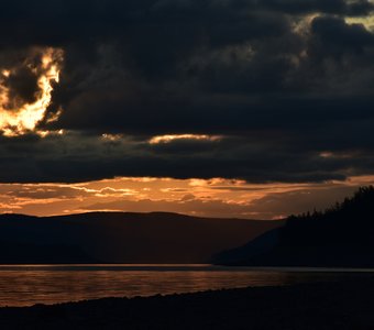 Волшебные контрасты заката на Нижней Тунгуске