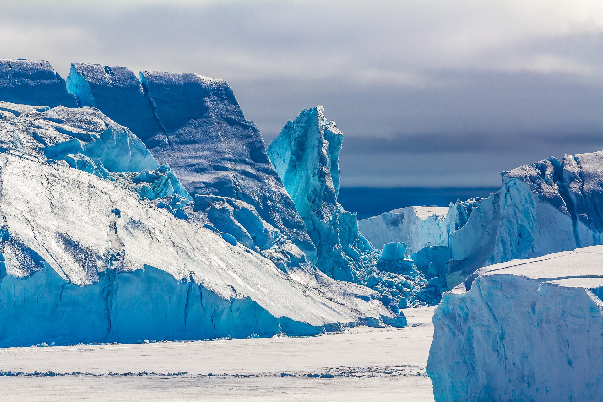 Антарктический ледниковый щит. Ледяной Покров Антарктиды. Ледники Антарктиды. Антарктический ледяной щит. Льды Антарктиды.