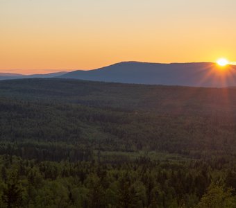 Рассвет в Уральских горах