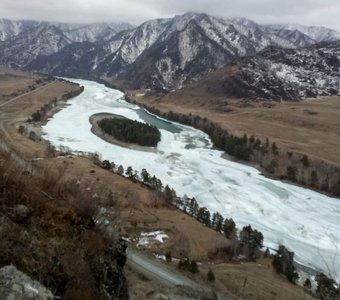Катунь весной